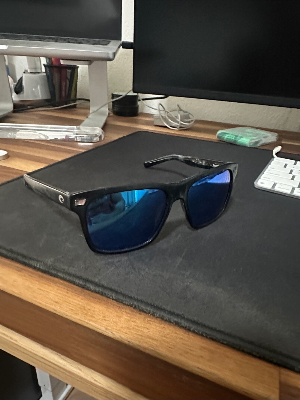 Costa Del Mar Aransas 580 blue lenses - Black Frame